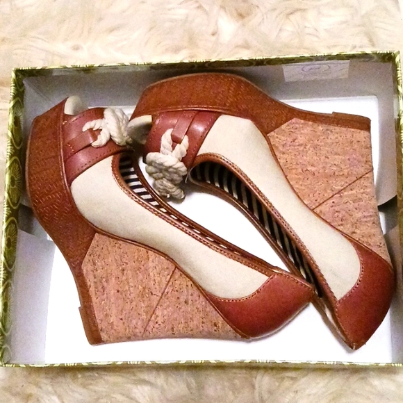 Gianni Bini Shoes - LAST CHANCE Gianni Bini cork wedges
